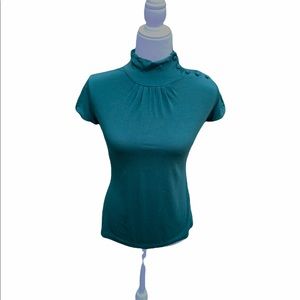 Banana Republic top w buttons & cap sleeves. Sz XS